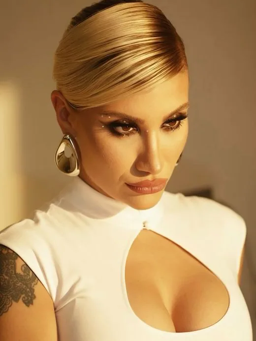 İrem Derici
